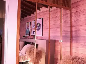 Stripchat Nude Webcam of IzzyWild