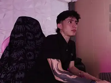 Stripchat Live Porn of troy_rouge