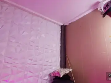 Stripchat Free Live Porn of troy_rouge