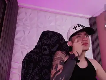 Stripchat Sex Chat of troy_rouge