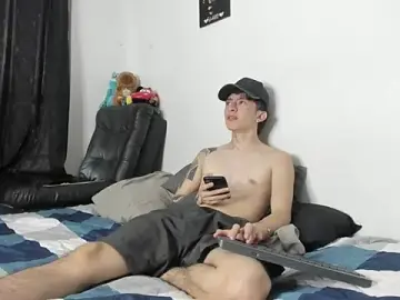 Stripchat Free Porn Cam of troy_rouge