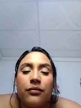 Stripchat Free Porn Cam of victoria_roussee