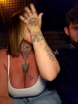 Stripchat Sex Cam of TravelMommyBlair