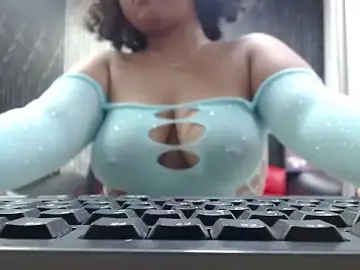 Stripchat Sex Cam of Carolina_hott