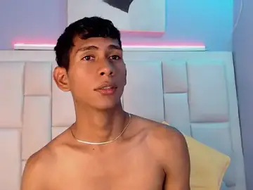 Stripchat Free Live Porn of Nick_Collins18