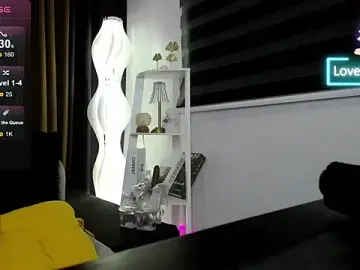 Stripchat Free Live Porn of Malia_Nicole