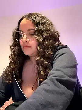 Sweet_sully__ from stripchat