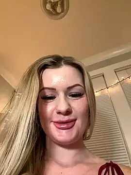 Stripchat Watch Live Sex Cams of LoveShae_