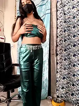 Stripchat Live Sex Cam of Parinaaz18