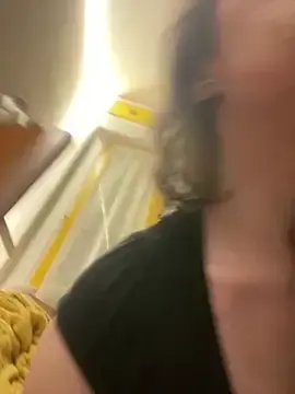 Stripchat Live Sex Cam of KingQueen2k25