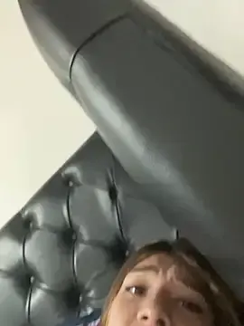 Stripchat Live Sex Cam of NICOLSKINNY1