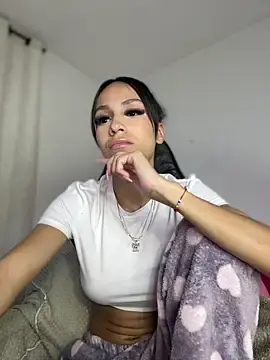 Stripchat Nude Webcam of Miaa_love6969