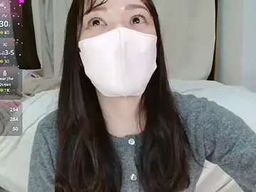 yuu-chan_ from stripchat