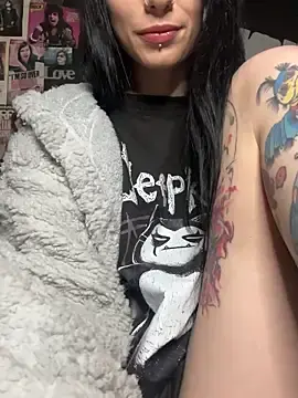 Stripchat Nude Webcam of MissMidnightUK