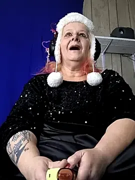 Stripchat Sex Cam of davisdesires@xh