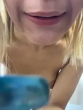 Stripchat Sex Cam of SweetBunnyGF