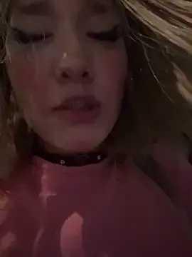 Stripchat Live Porn of SweetBunnyGF