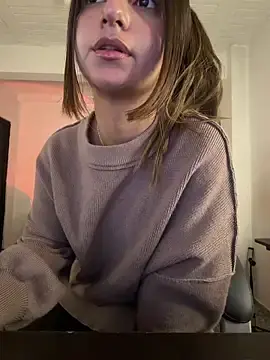 Stripchat Free Live Porn of aly_golden_