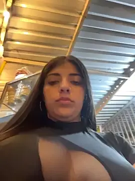 Stripchat Live Sex Cam of Isaa-Sweet