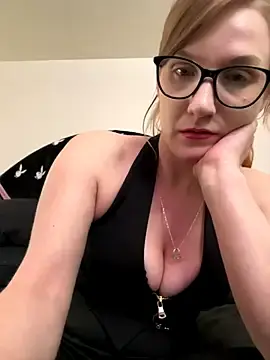 Stripchat Free Porn Cam of Kitty_DaCocks