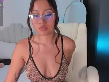 Stripchat Nude Webcam of AmberLewis_