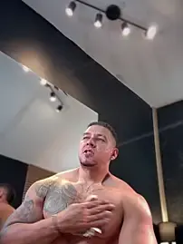 Stripchat Live Sex Cam of MassimoWalton2