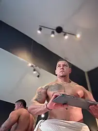 Stripchat Sex Cam of MassimoWalton2