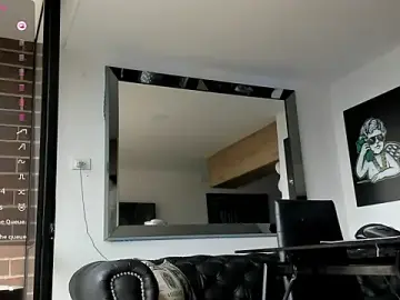 Stripchat Free Porn Cam of pretur_cruba1