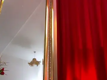 Stripchat Watch Live Sex Cams of Foxxxy_MILF