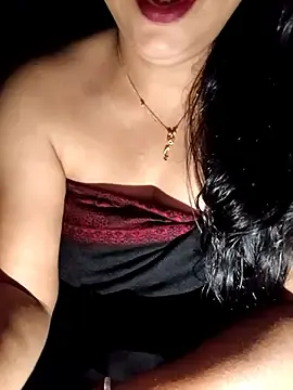 Priya_Boudi from stripchat