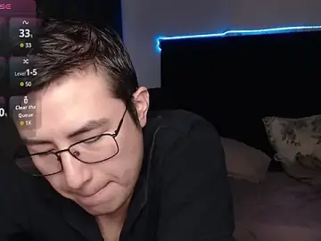 Stripchat Live Sex Cam of andrewmhilton_