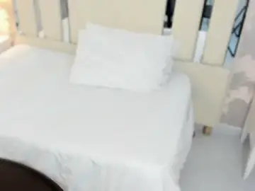 Stripchat Free Live Porn of Miliaangeles