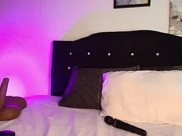 Stripchat Sex Cam of shanon_love3