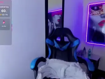 Charis_21 from stripchat