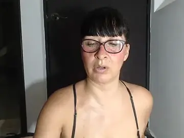 Stripchat Sex Cam of HellenLatin