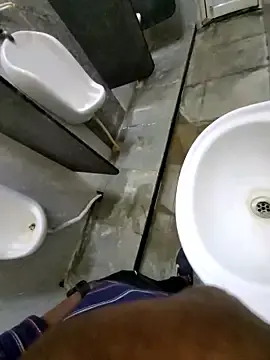 Stripchat Live Sex Cam of Bnglrmallu_aachujos