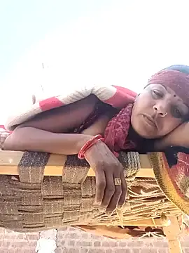 Sapnahot34 from stripchat