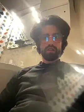 Stripchat Free Live Porn of Paapii1098