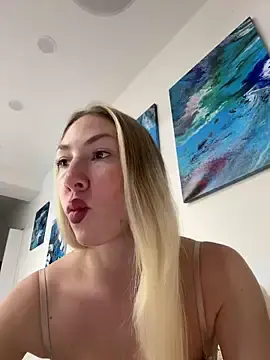 Stripchat Sex Cam of LuisaBecker