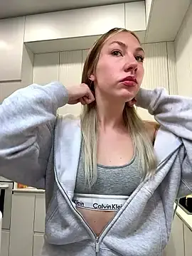 Stripchat Live Porn of LuisaBecker