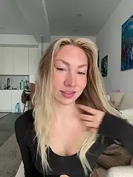 Stripchat Sex Cam of LuisaBecker