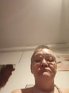 Stripchat Free Live Porn of milfchantal4