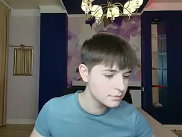 EmiliaYours from stripchat