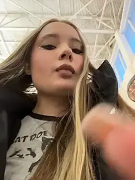 Stripchat Live Sex of VineraSweet