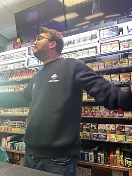 Stripchat Sex Cam of Dominic2295