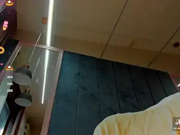 Stripchat Live Sex Cam of Sassy_Teen