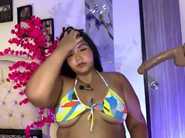 Stripchat Free Live Porn of Leah_yuah_