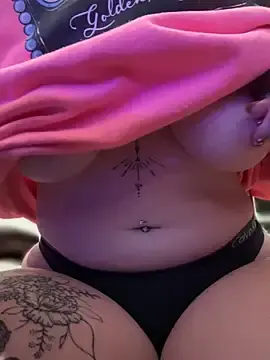 Stripchat Best live sex cam show of PussiesnCream_