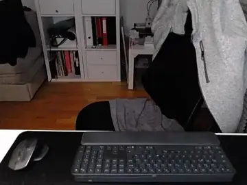 Stripchat Free Porn Cam of Velvetvoyager69