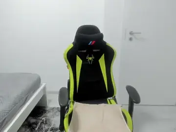 Stripchat Adult Webcam of Emmapmg